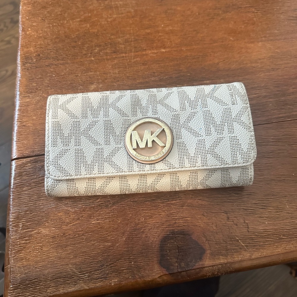 Michael Kors Cream Continental Wallet with Gold Emblem